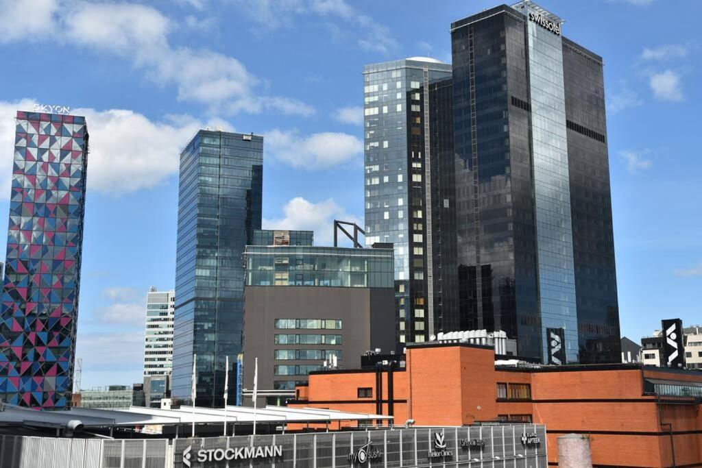 Kahe Magamistoaga Ja Suure Elutoaga 3-toaline Korter Vaatega Tallinna Aerikeskusele Huoneisto Tallinna